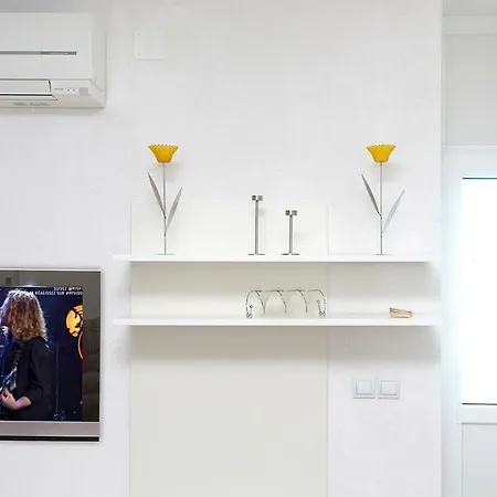 Apartment Leona *