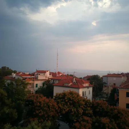 Leona Apartman *